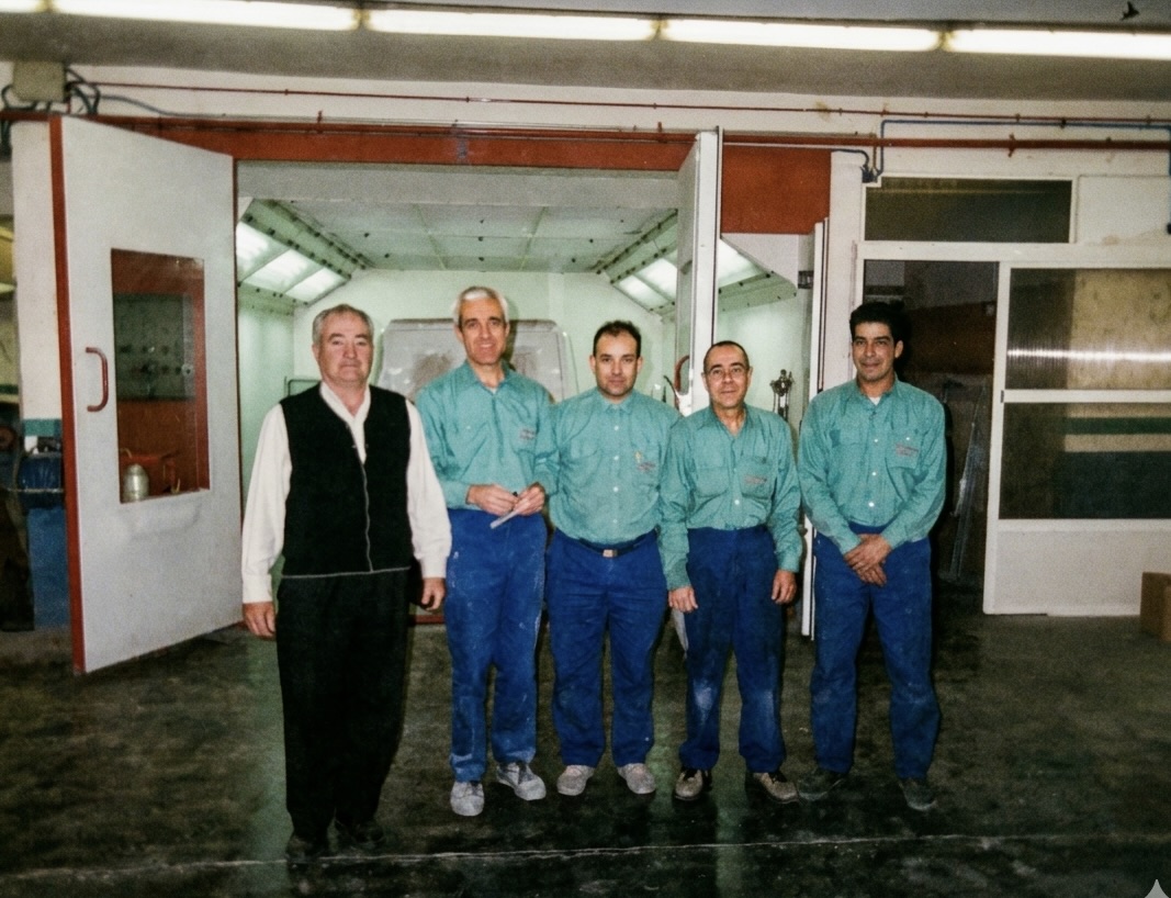 Motor 96, origen de Planchistería Glorias, fundado por José y Javier Botello en El Clot, Barcelona, 1996